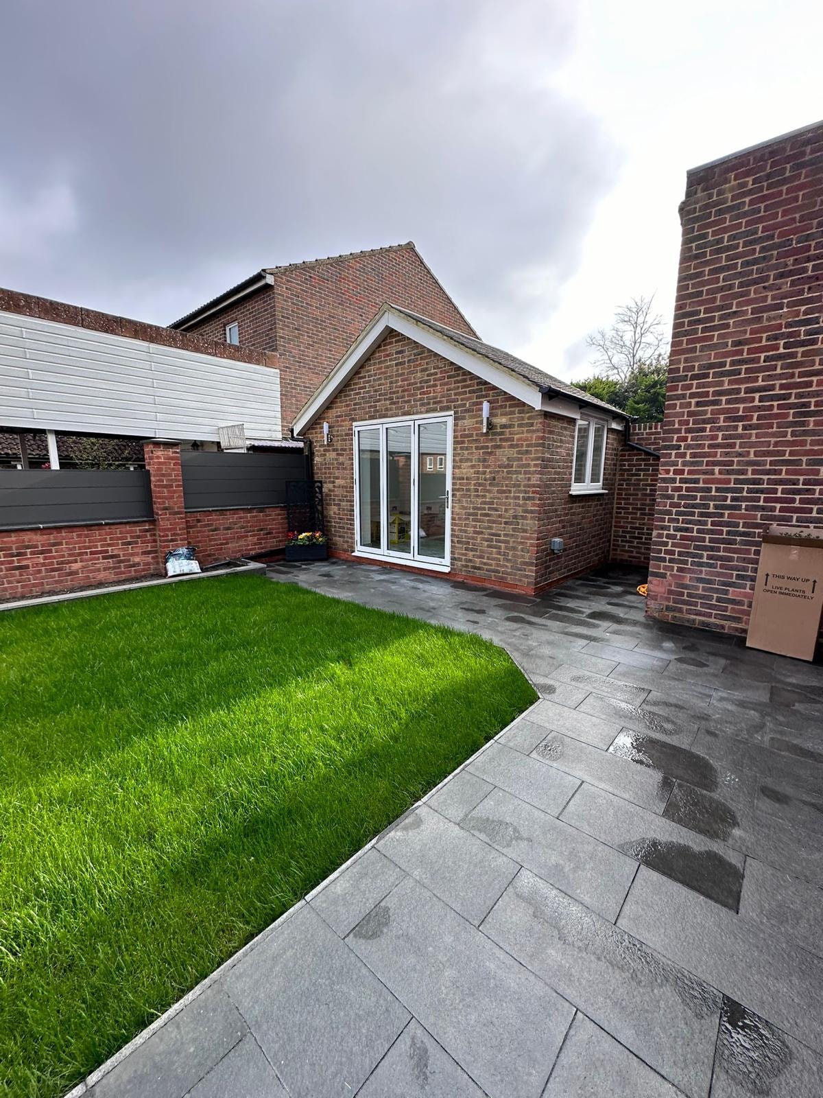 Outbuilding & Garden Landscaping